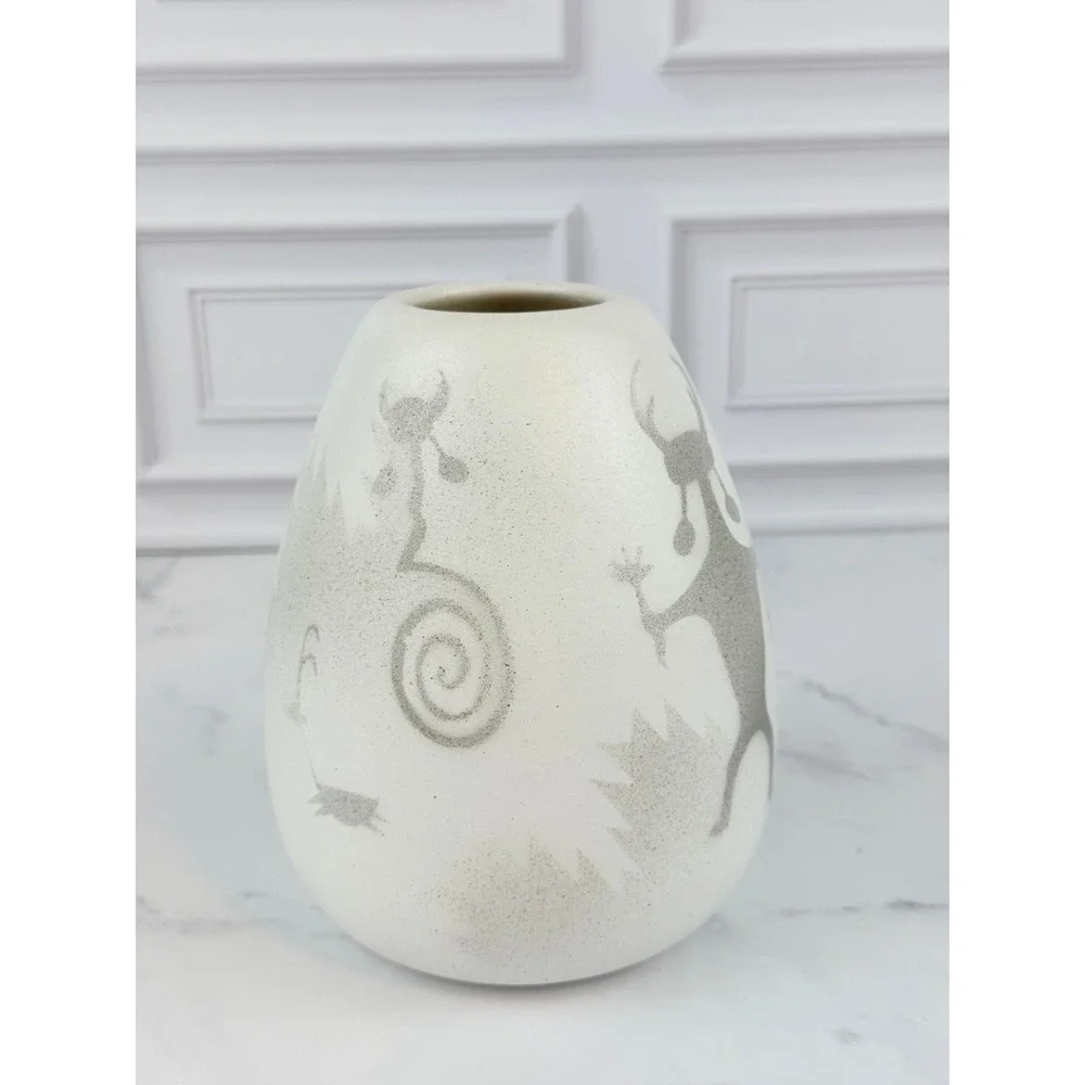 VTG Hozoni Ancient Shadows Pottery Vase Navajo Dine' Signed Lyn 5 3/4